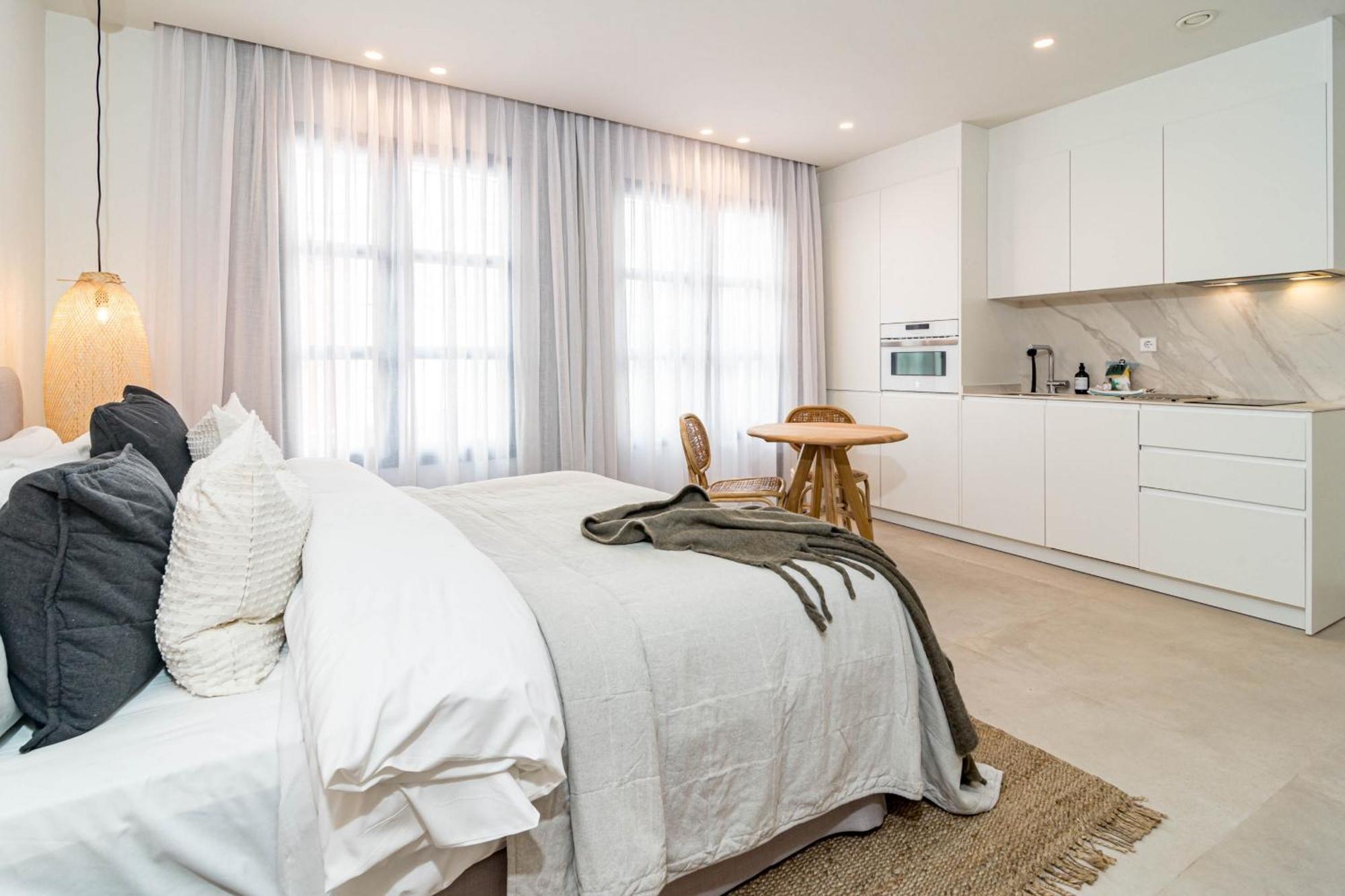 Seaclub Suites Estepona Zewnętrze zdjęcie